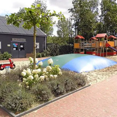 Droompark Buitenhuizen 108 Chalet